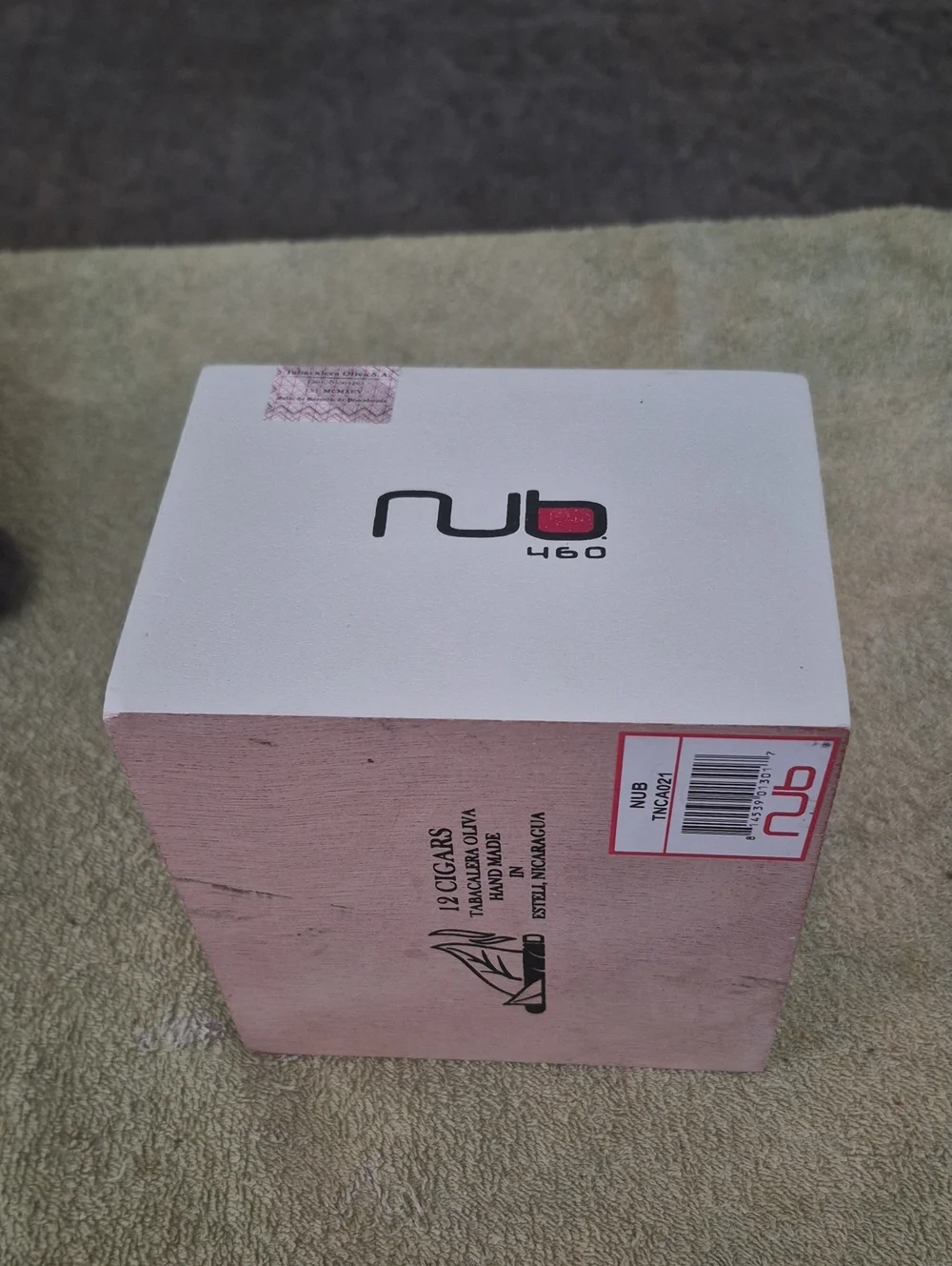N/A white wooden